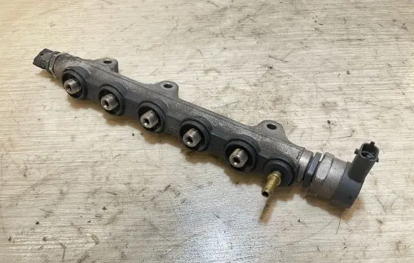 Fuel pressure sensor