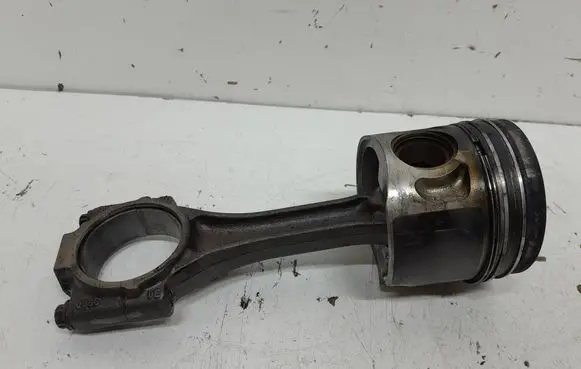 Volkswagen Caddy Piston with connecting rod 16R0 038G