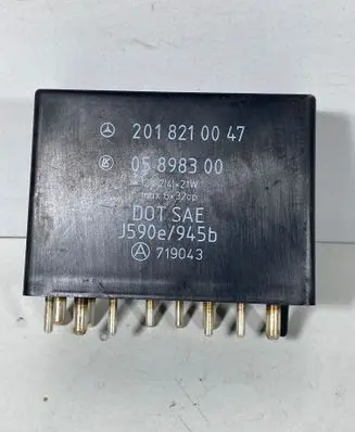 Mercedes-Benz E W124 Other control units/modules 2018210047 719043 05898300