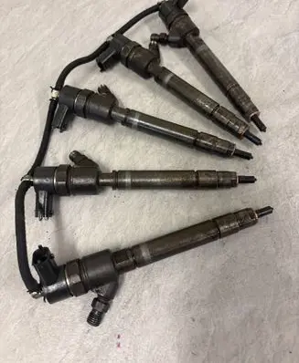 Volvo V70 Fuel injector 30777526 2701 88202