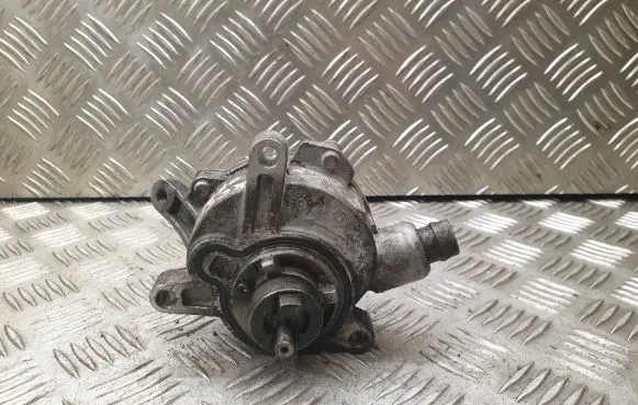 Volvo XC90 Vacuum pump 30731825