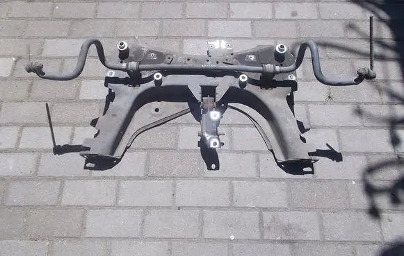 Renault Captur Front subframe wzeksanki