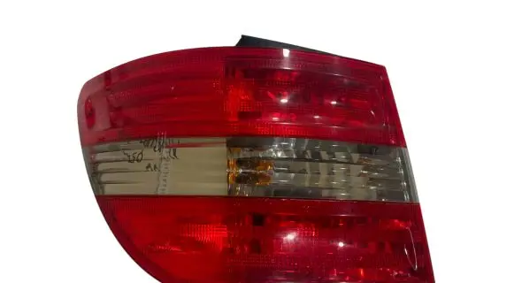 Mercedes-Benz B W245 Rear/tail lights E32304