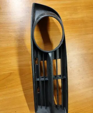 Volkswagen Touran I Front bumper lower grill 1T0853665A