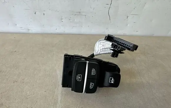 BMW 6 G32 Gran Turismo Electric window control switch 6832735