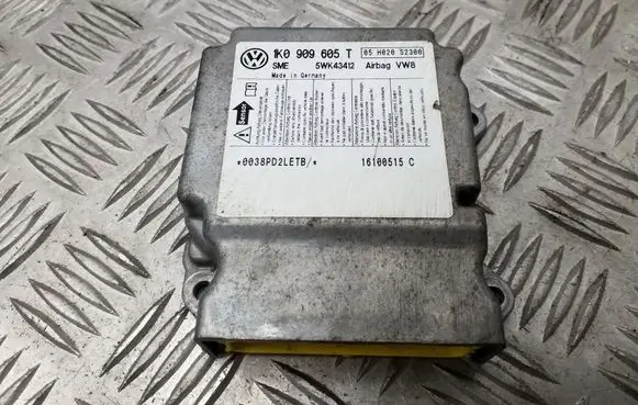 Skoda Octavia Mk2 (1Z) Airbag control unit/module 1K0909605T