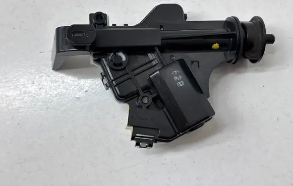 Toyota Highlander XU50 Fuel tank cap lock motor 