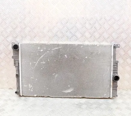 BMW 2 F22 F23 Coolant radiator 7600516 M151518