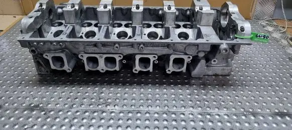 Volkswagen Phaeton Engine head R070103373A