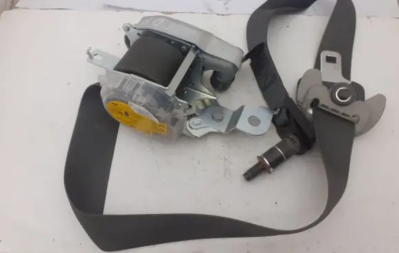 KIA Carens III Front seatbelt 88810201D600