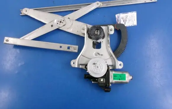 Chevrolet Kalos Front door window regulator with motor