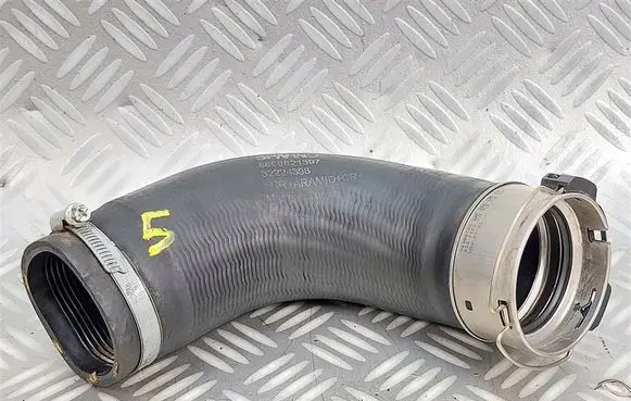 Volvo XC40 Intercooler hose/pipe 32224398
