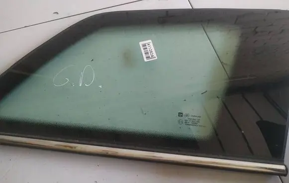Opel Astra H Rear side window AS2