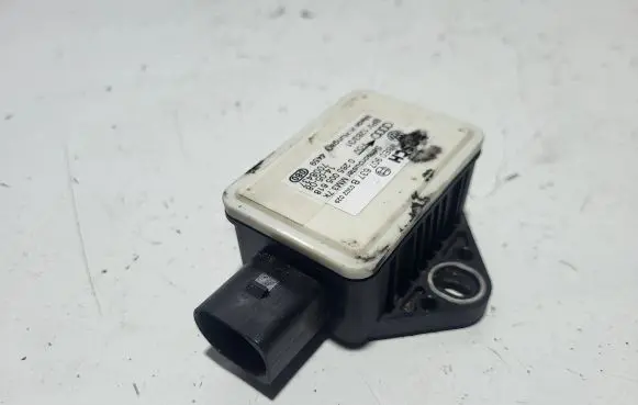 Audi A4 S4 B7 8E 8H ESP acceleration yaw rate sensor 8E0907637B 0265005618 7008437