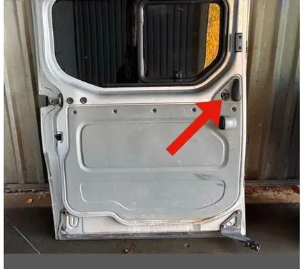 Opel Vivaro Sliding door trim 