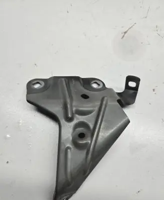 BMW X2 F39 Fender mounting bracket 7431006