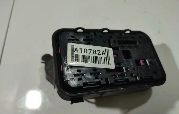 Seat Toledo III (5P) Fuse box set 1K0937700B