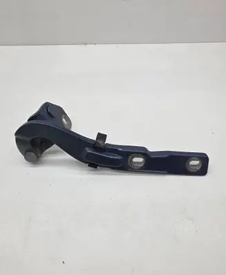 Audi A2 Tailgate/trunk/boot hinge 8Z0827300A