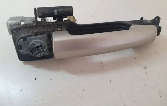 Suzuki Grand Vitara II Front door exterior handle