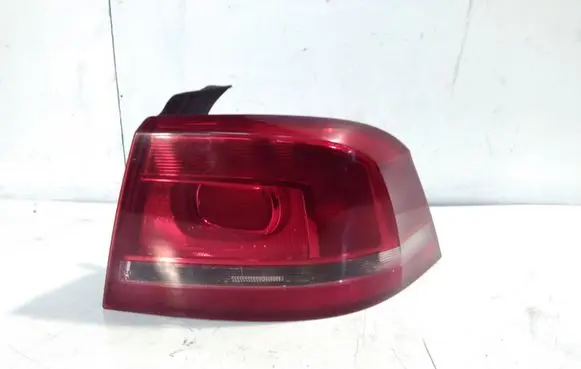 Volkswagen PASSAT B7 Rear/tail lights 3AE945096 90004874