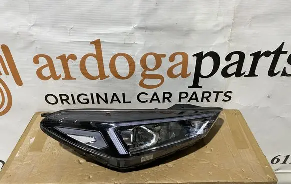Hyundai Tucson TL Headlight/headlamp 92102D7600