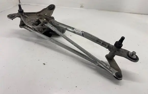 Tesla Model 3 Front wiper linkage 107672500G