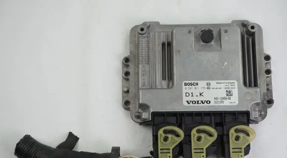 Volvo V50 Engine control unit/module 4N5112A650BB 0281011775