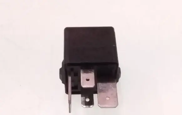 Volkswagen PASSAT B6 Other relay 1K0951253A V23134J52X430