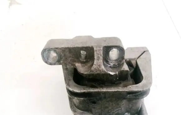Volkswagen Touran I Engine mount bracket 1K0199262BA