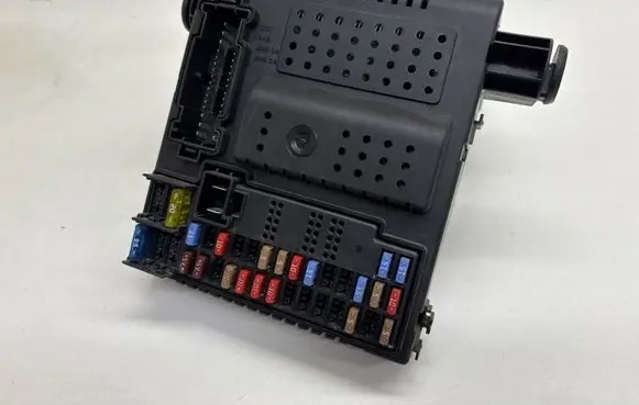 Volvo XC90 Fuse module 30765148