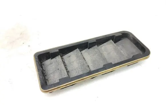 Volvo V40 Quarter panel pressure vent 8623444