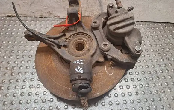 Citroen C4 I Front wheel hub spindle knuckle S25062552 364684