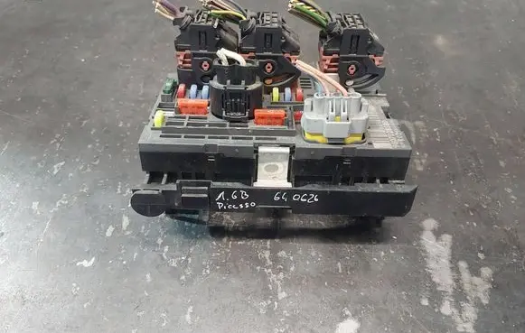 Citroen C4 Grand Picasso BSM Control unit 9807028580
