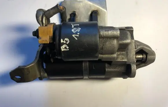 Volkswagen PASSAT B5.5 Starter motor 06B911023 0001107073