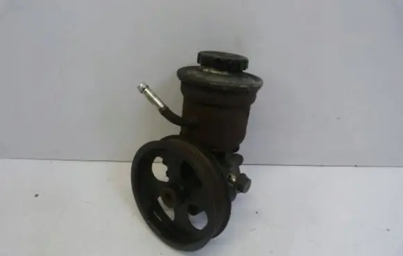 Toyota Avensis T250 Power steering pump