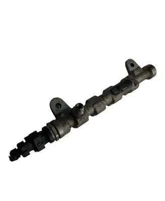 Opel Insignia A Fuel distributor 0445214221
