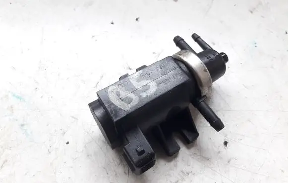 Volkswagen PASSAT B5.5 Vacuum valve 1H0906627