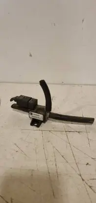 Volkswagen PASSAT B6 Vacuum valve 700470070