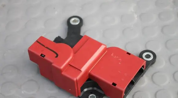 Nissan Qashqai J12 Battery relay fuse MODUL-QASHQAI BEZPIECZNIK-AKU