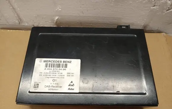 Mercedes-Benz E W212 Antenna control unit A2048706496 A2048703694