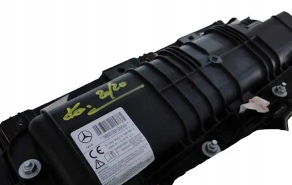 Mercedes-Benz ML W166 Knee airbag A1668600102