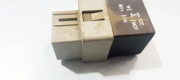 Mitsubishi Space Star Other relay MB953394