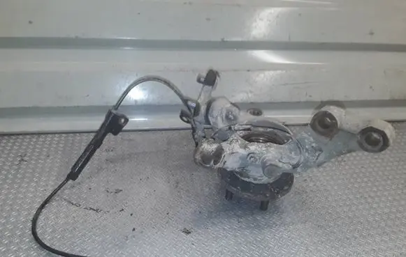 Toyota Avensis T250 Front wheel hub spindle knuckle
