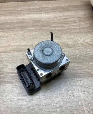 Toyota Prius (XW50) ABS Pump 11304041030 4451047070