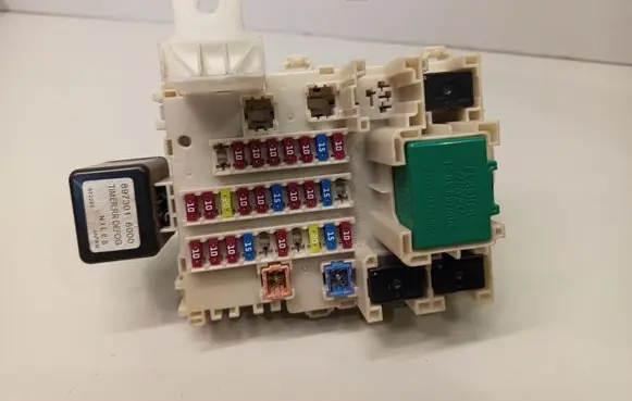 Isuzu D-Max Fuse module 2B220077 8973016000