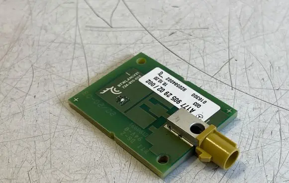 Mercedes-Benz EQC Aerial antenna amplifier A1779052902