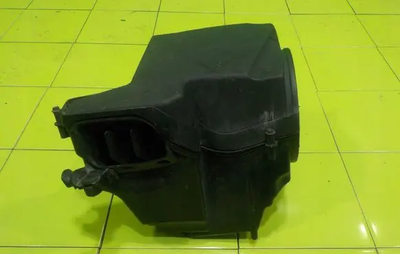 Volvo C70 Air filter box SP18 30741955