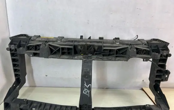 Opel Vivaro Top upper radiator support slam panel 1689886