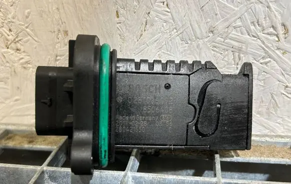 BMW 5 F10 F11 Mass air flow meter 8506408 0281006092