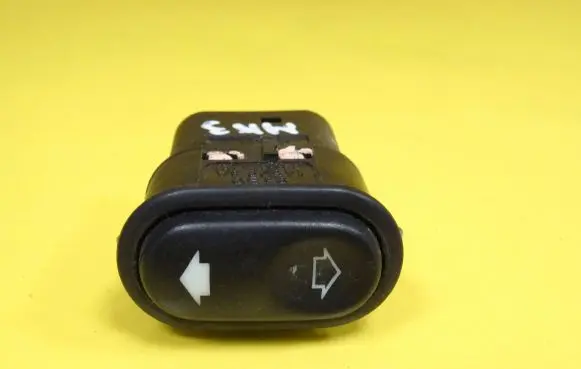 Ford Mondeo Mk III Electric window control switch 14529BA